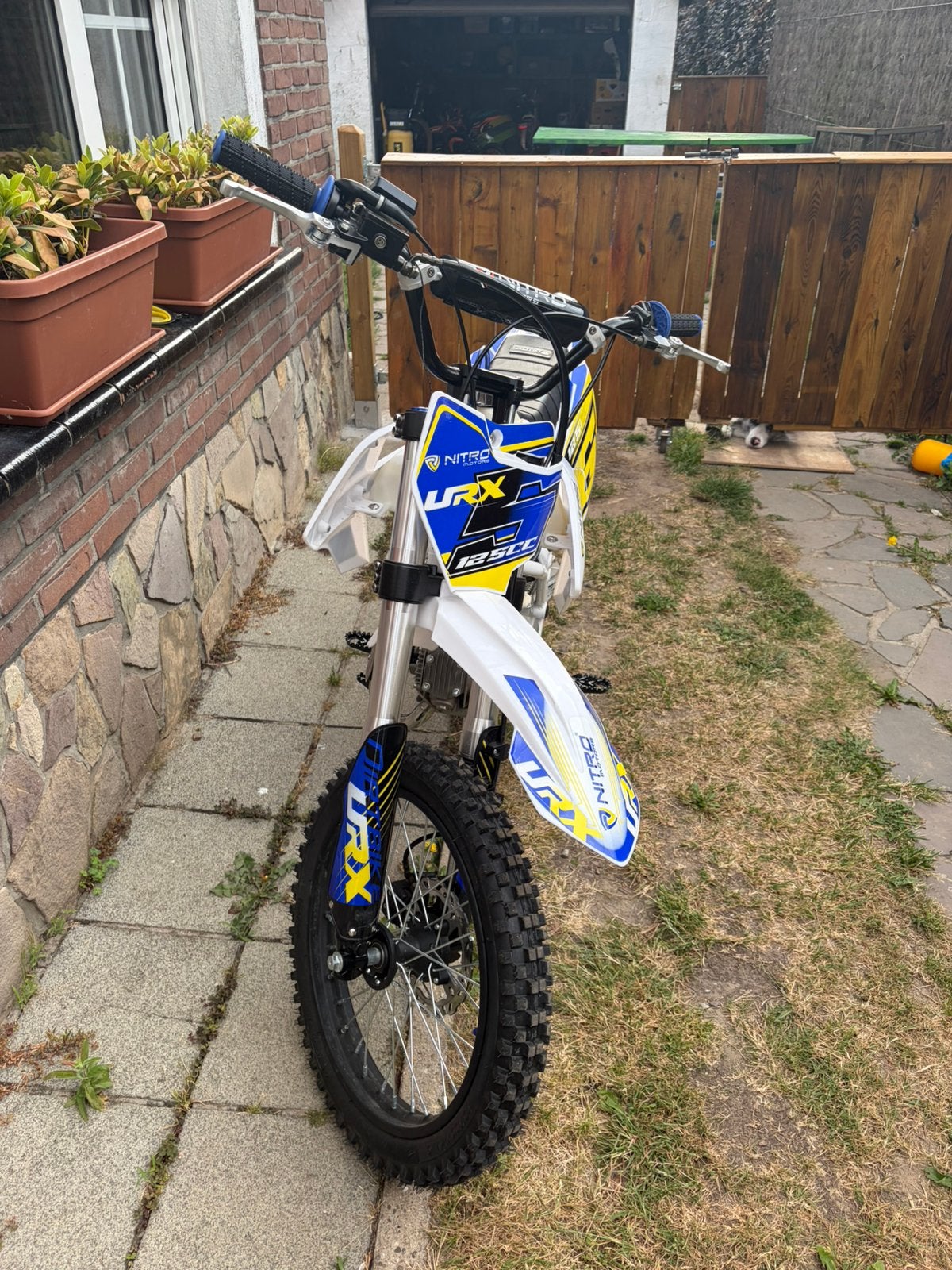 Nieuwe pitbike 125cc 6u, Fietsen en Brommers, Ophalen, Zo goed als nieuw