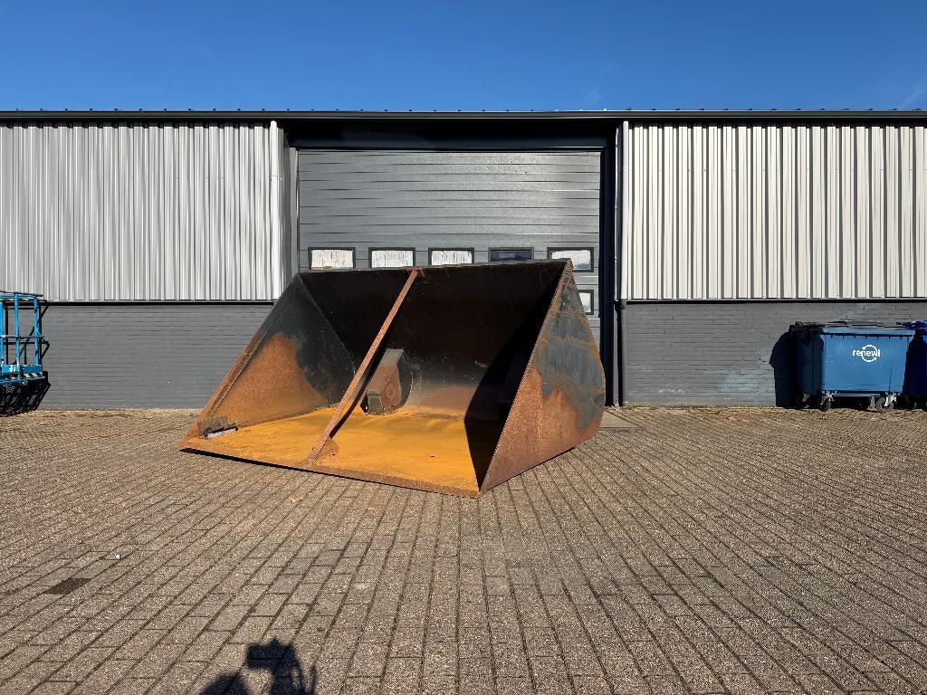 Seau hydraulique 5000l, Enlèvement