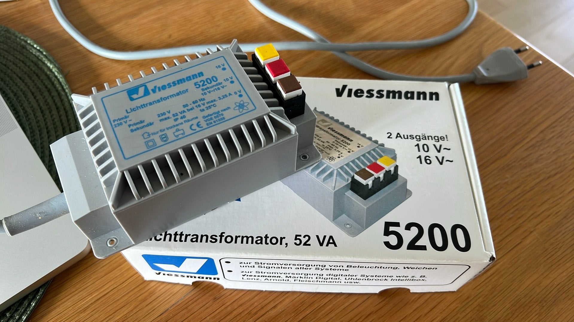 3 stuks Viessmann 5200 transformator - 52VA, Hobby en Vrije tijd, Ophalen of Verzenden, Zo goed als nieuw