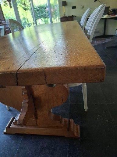 eiken tafel, Enlèvement