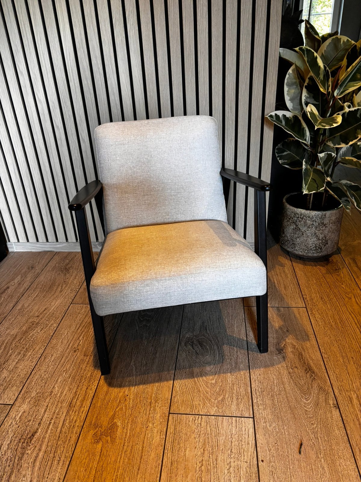 Leuk bijzet zetltje., Ophalen, Zo goed als nieuw, Hout