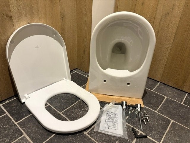 Villeroy en boch hangtoilet, Ophalen, Nieuw, Toilet