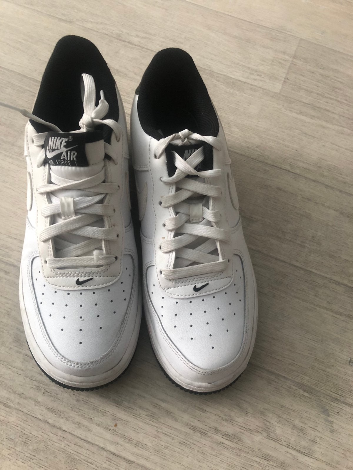 Pairs de air force, Ophalen of Verzenden, Gebruikt, Hardloopschoenen, Nike