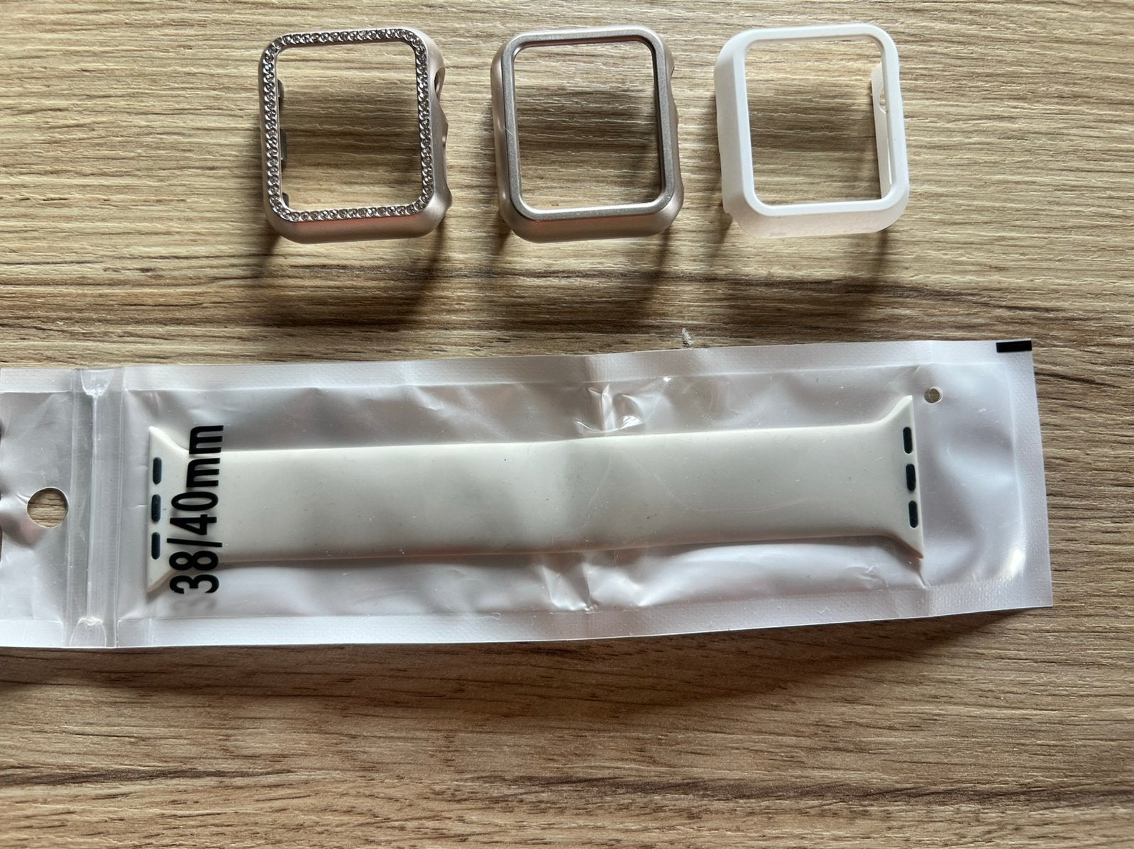 bracelet beige pour Apple Iwatch taille 38 et 3 protections, Enlèvement ou Envoi, Neuf, Argent