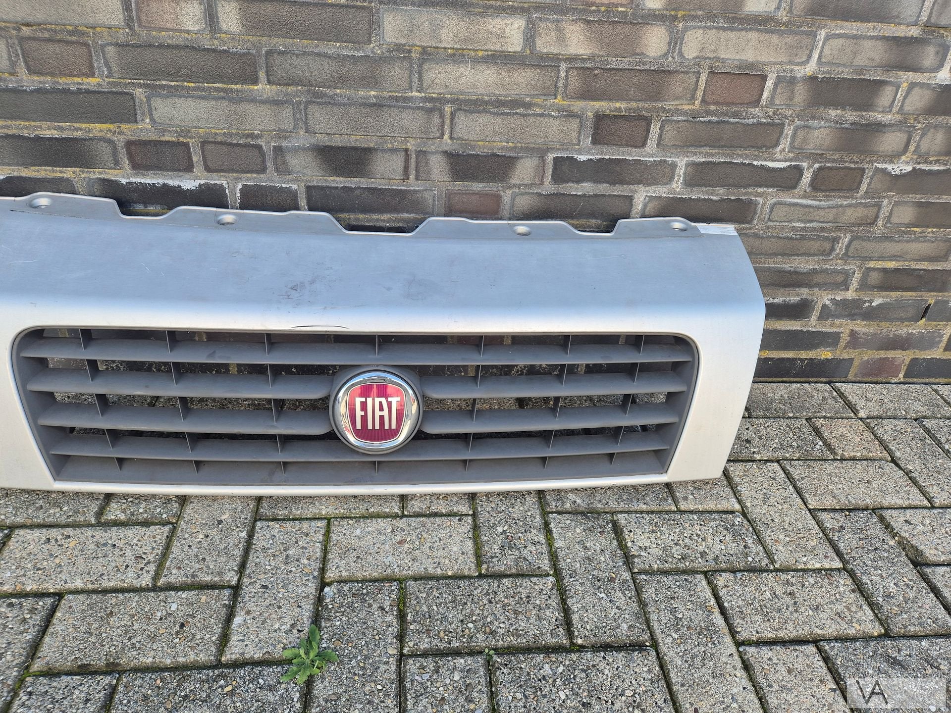 Grille van Fiat Ducato 2006 - 2014 nette staat facelift logo, Autos : Pièces & Accessoires, -, Utilisé, Fiat, -