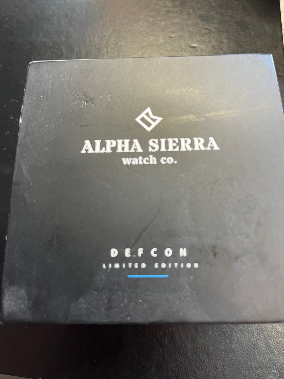 Polsuurwerk ALPHA SIERRA, Handtassen en Accessoires, Leer, Staal, Polshorloge, Nieuw