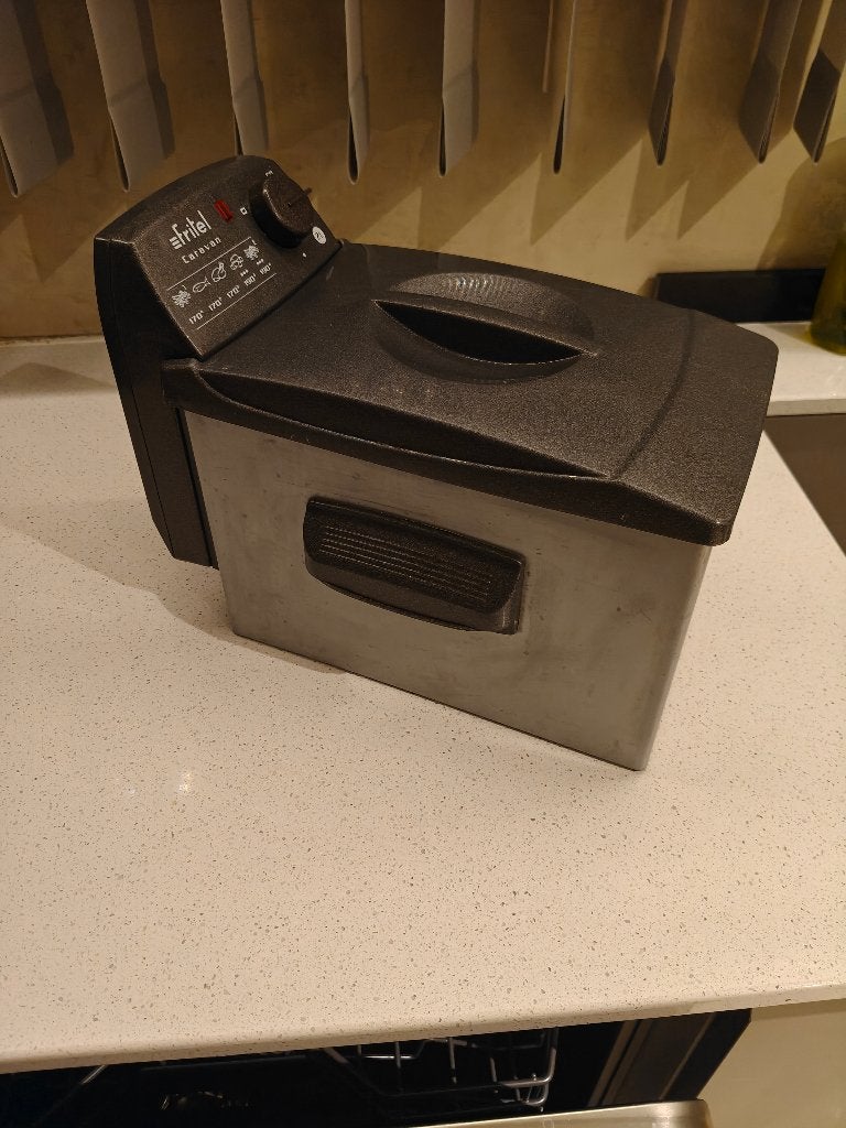 Fritel frituurpan, Elektronische apparatuur, 1 tot 2 liter, Ophalen, Zo goed als nieuw, Uitneembare binnenpan