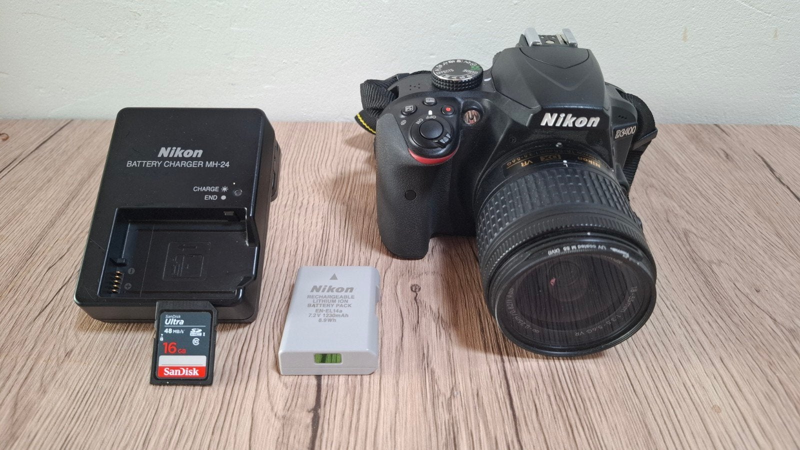 Nikon D3400 DSLR + AF-P 18-55mm VR lens + 16GB SD-kaart, Audio, Tv en Foto, Fotocamera's Digitaal, Ophalen, Oplader, Nikon
