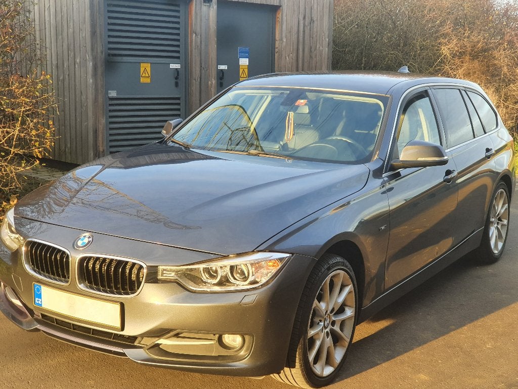 BMW 320D F31 X-DRIVE  SPORT LINE, Automaat, Euro 5, Zwart, Leder