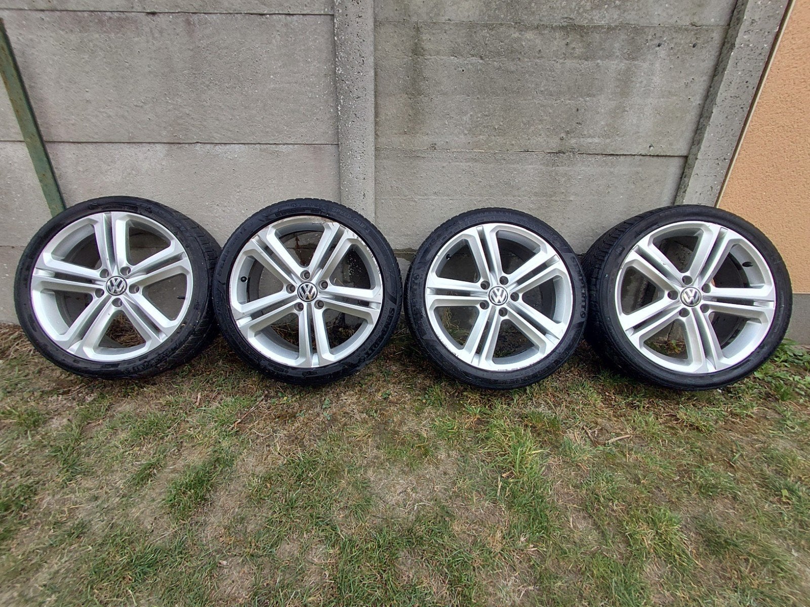 Jantes R-line 2012 origine 18pouces, Auto-onderdelen, Ophalen, 18 inch, Gebruikt, Velg(en)