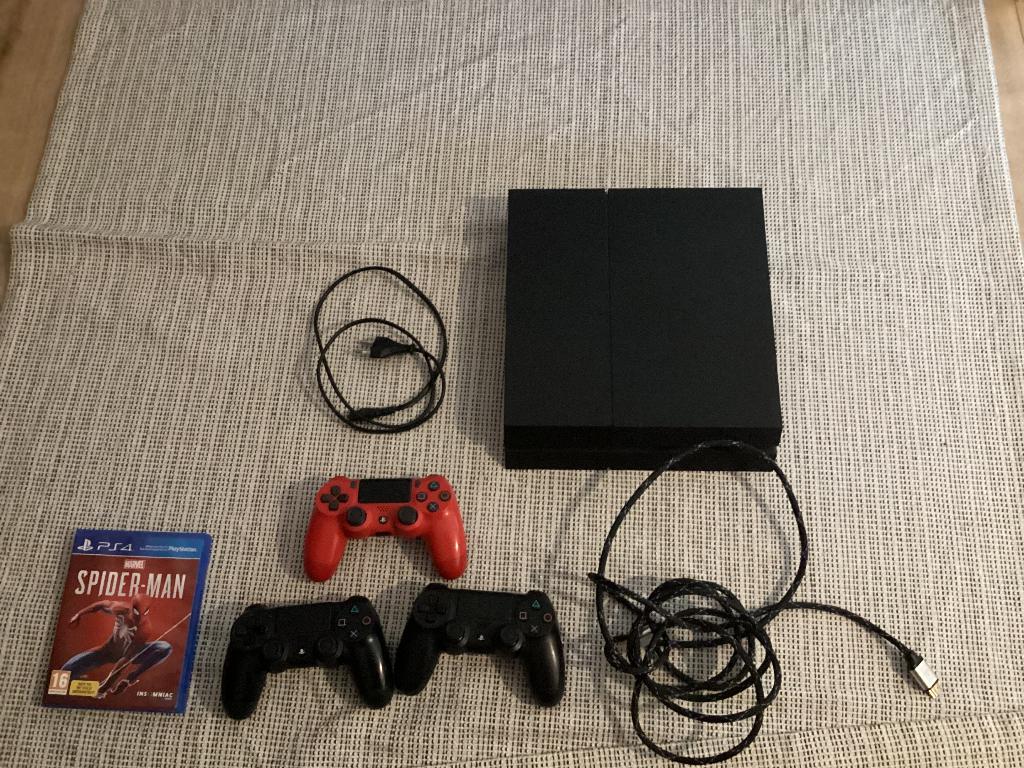 Ps4 + 3 controllers + Spiderman spel, Games en Spelcomputers, Games | Sony PlayStation 4, Ophalen, Overige genres, Zo goed als nieuw