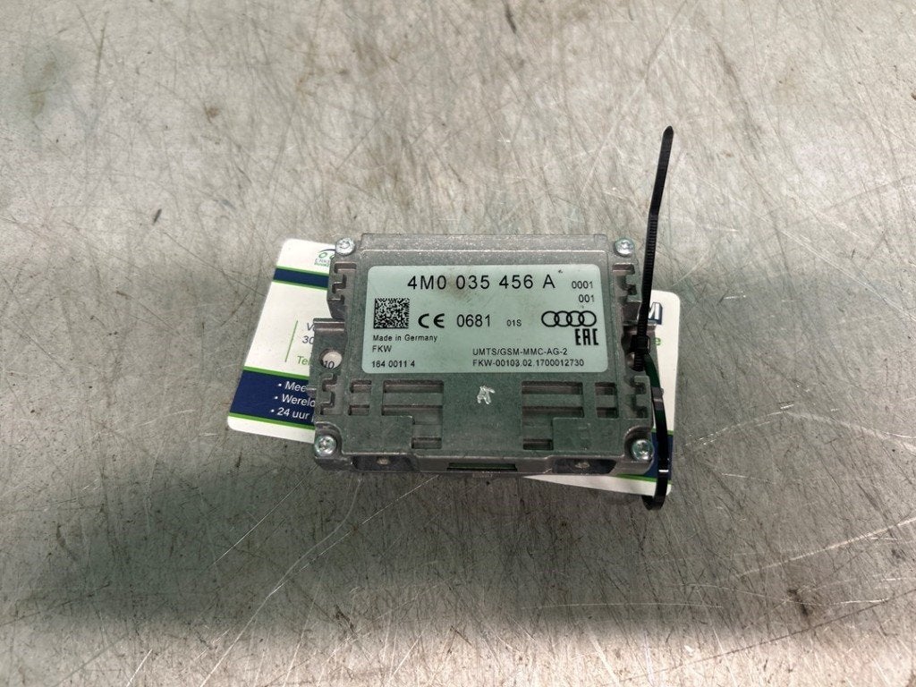DIVERS GPS Antenne (diversen) Q5 (FYB / FYG) (|4M0035456A|), Auto-Union-Straße  1,
85057  Ingolstadt, DE, Info@audi.de, Audi, Utilisé