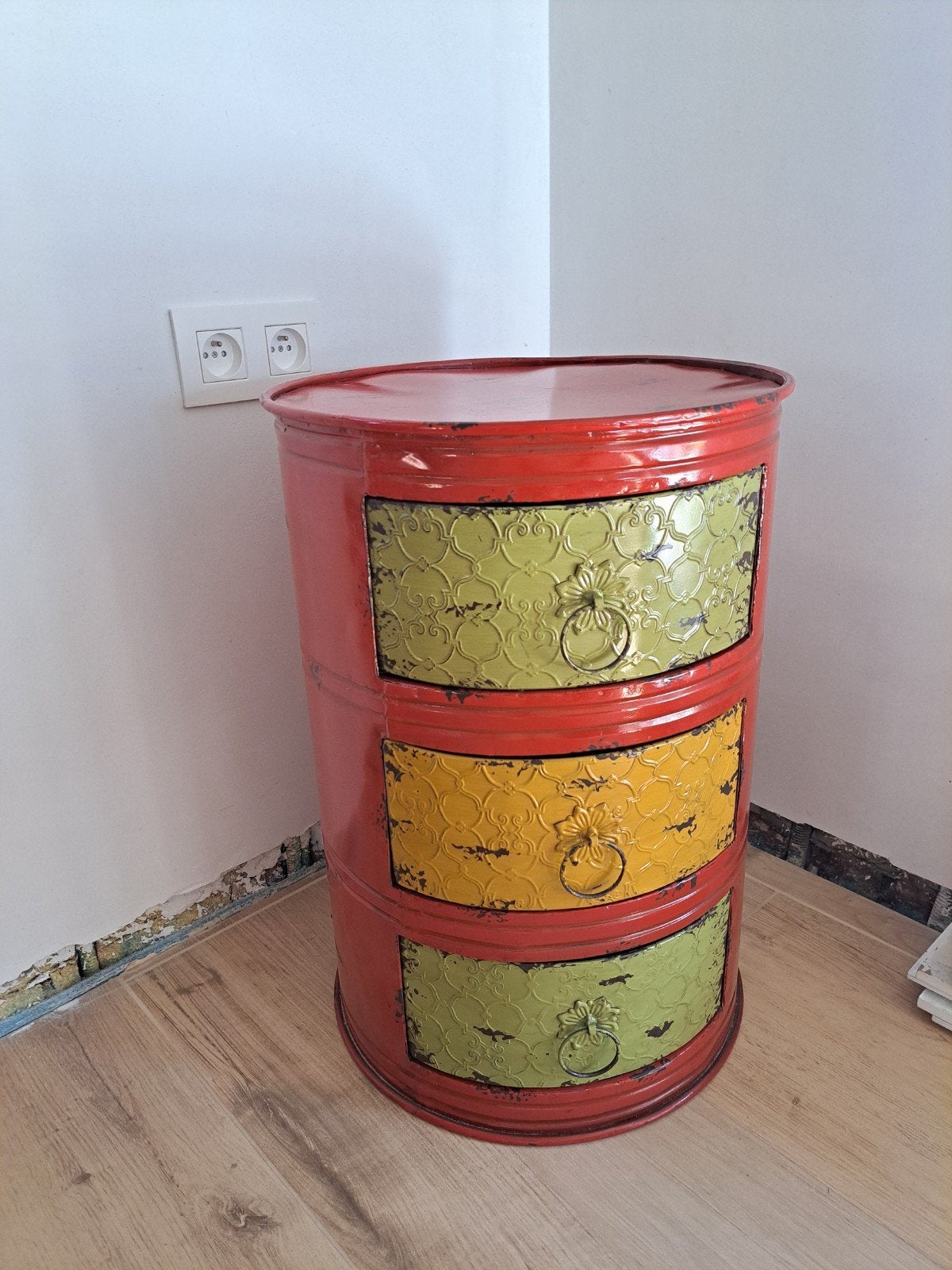 Kleurrijk ladekastje in een ton, Ophalen, Minder dan 50 cm, Gebruikt, 3 of 4 laden