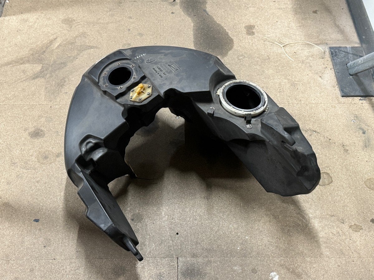 RESERVOIR BMW R 1200 RT 2005-2009 (R1200RT 05) (7682937), Utilisé