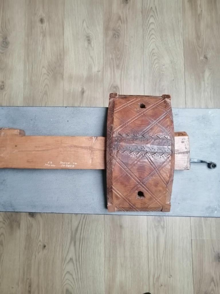 ancienne serrure en bois avec sa clef origine Maroc, Ophalen
