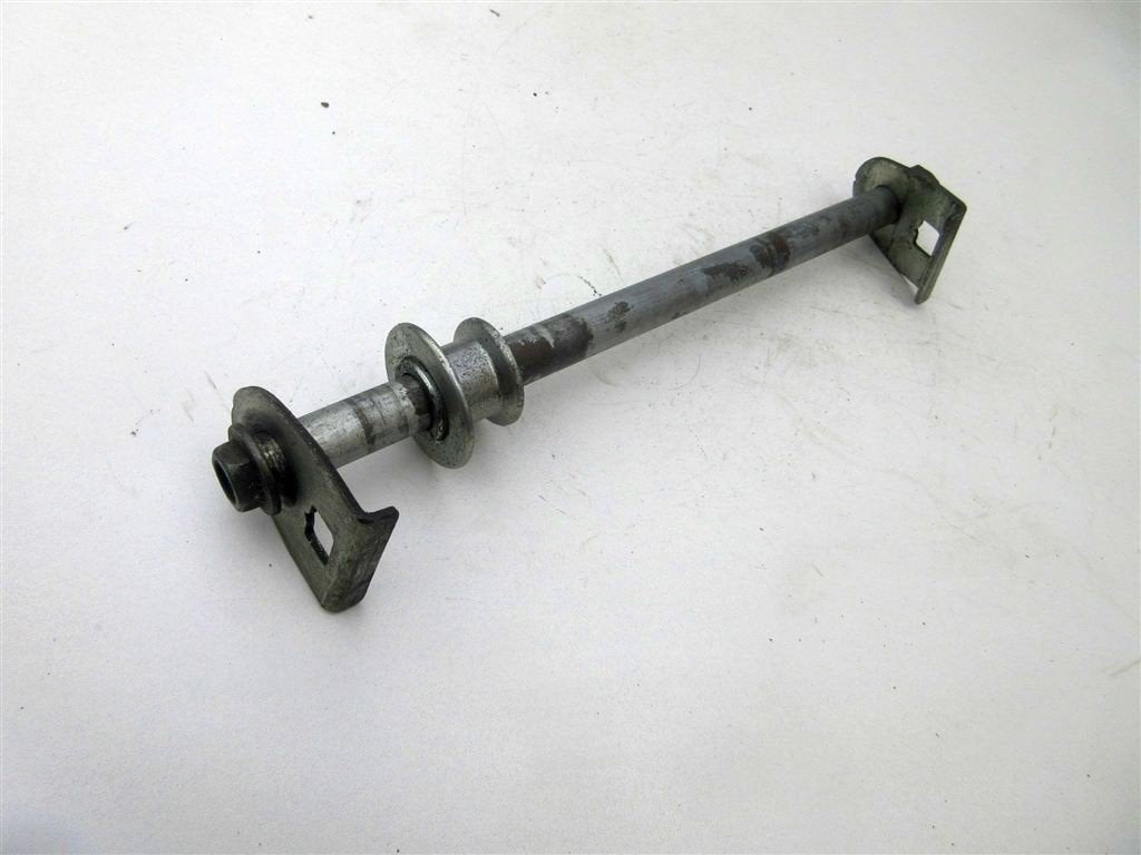 Suzuki GSX600 achterwiel as wiel achter achterwielas GN72A/B, Enlèvement ou Envoi, Utilisé