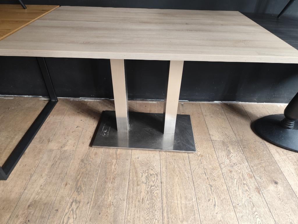 Tafel met INOX onderstel., Huis en Inrichting, Tafels | Bijzettafels, Ophalen