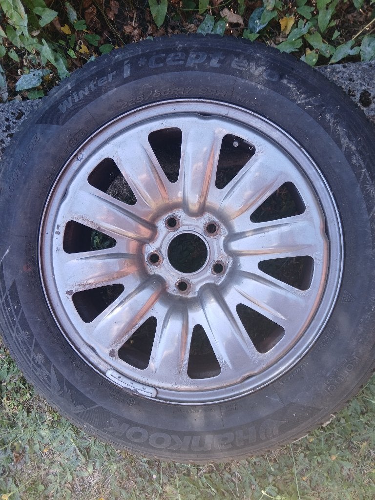 JANTES ALU + PNEUS NEIGE ( KIA SPORTAGE ), Enlèvement, Pneu(s)