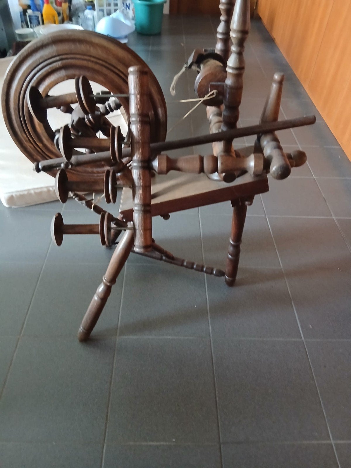antieken houten spinnewiel, Hobby & Loisirs créatifs, Rouets & Filature, Enlèvement, Rouet
