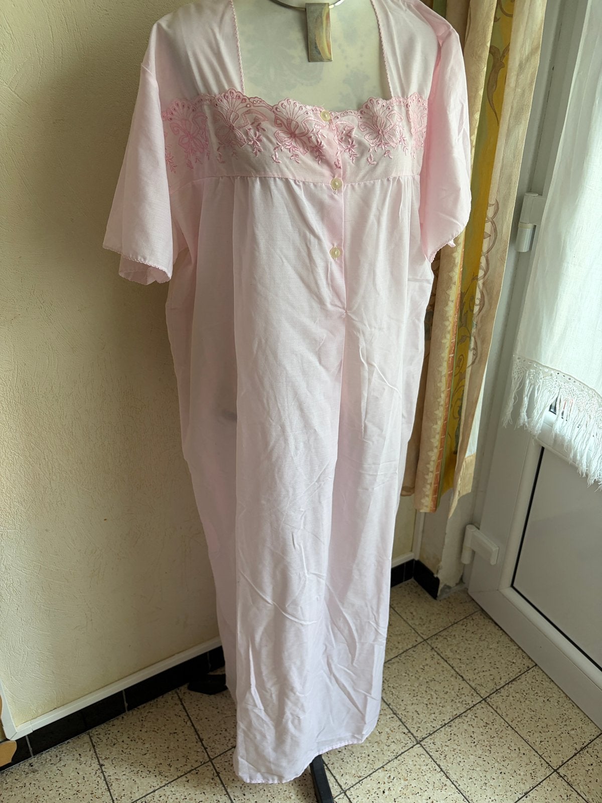 Chemise de nuit longue rose poudré avec broderie t.L/Xl, Enlèvement ou Envoi, Comme neuf