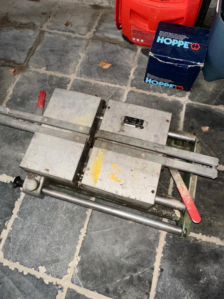Pe lasmachine met elektrische schaaf Geberit tot 160mm, Bricolage & Construction, Outillage | Outillage à main, Enlèvement, Utilisé