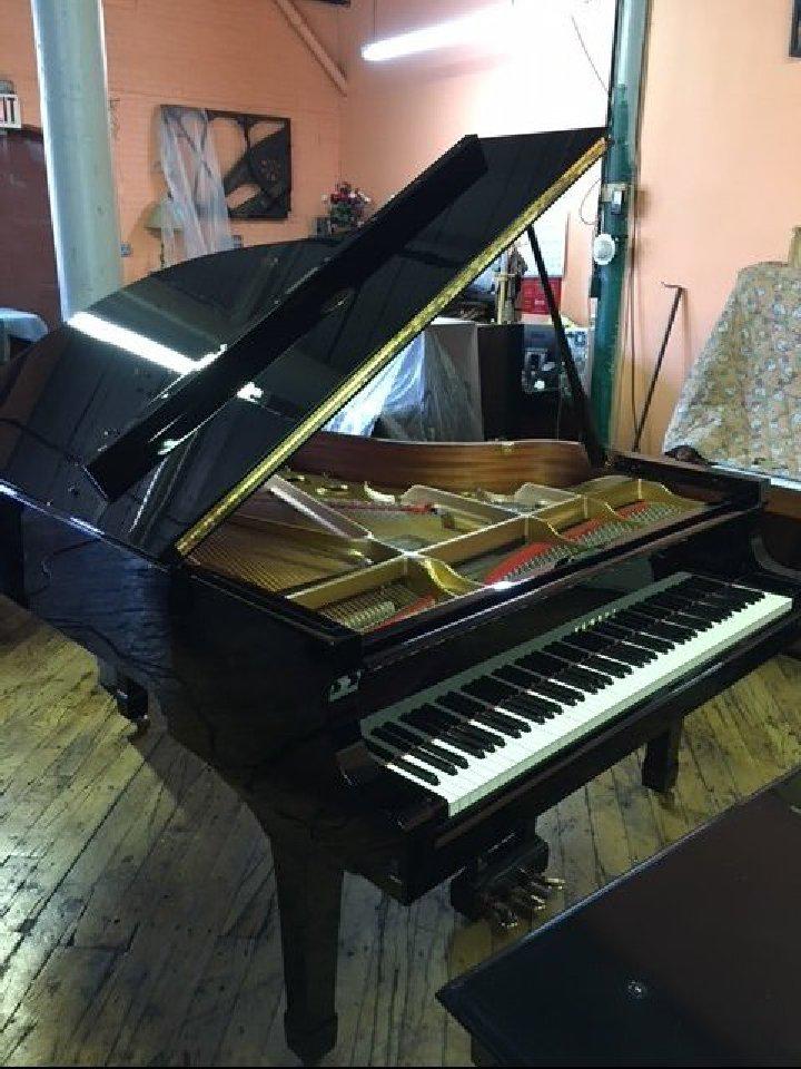 Piano Yamaha S400B – Série S Piano Reseve Metropolitan Opera, Muziek en Instrumenten, Piano's, Piano, Zwart, Hoogglans, Ophalen