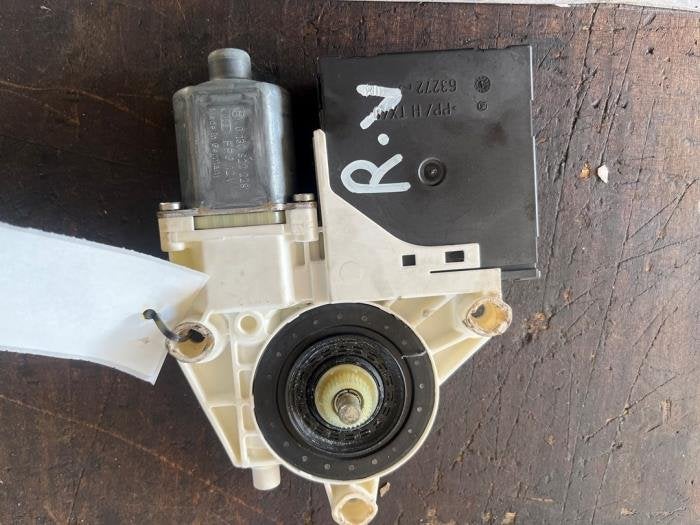Moteur de vitre portière d'un Volkswagen Golf, Autos : Pièces & Accessoires, Volkswagen, -, 3 mois de garantie, Utilisé