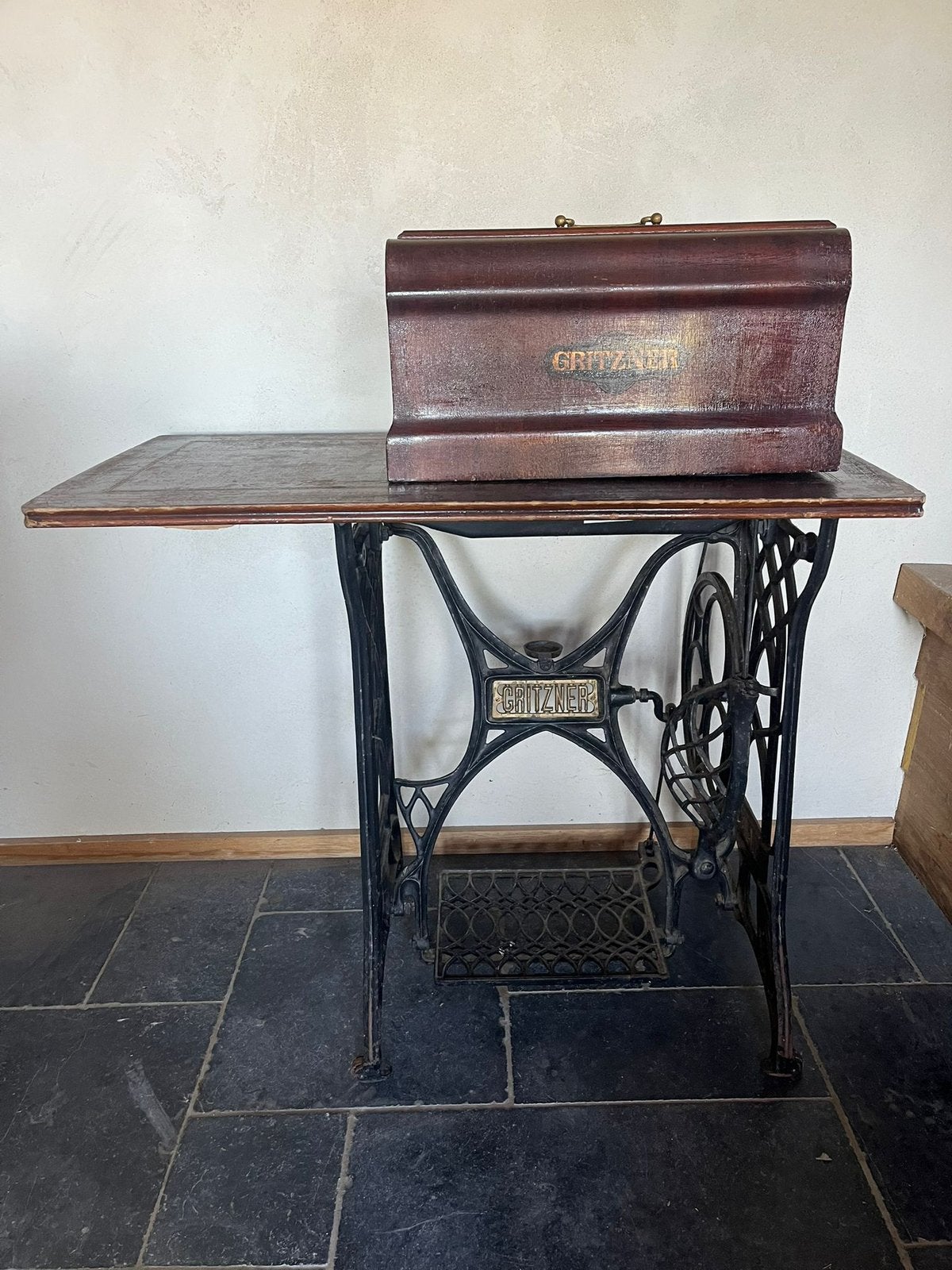 Gritzner naaimachine, Ophalen