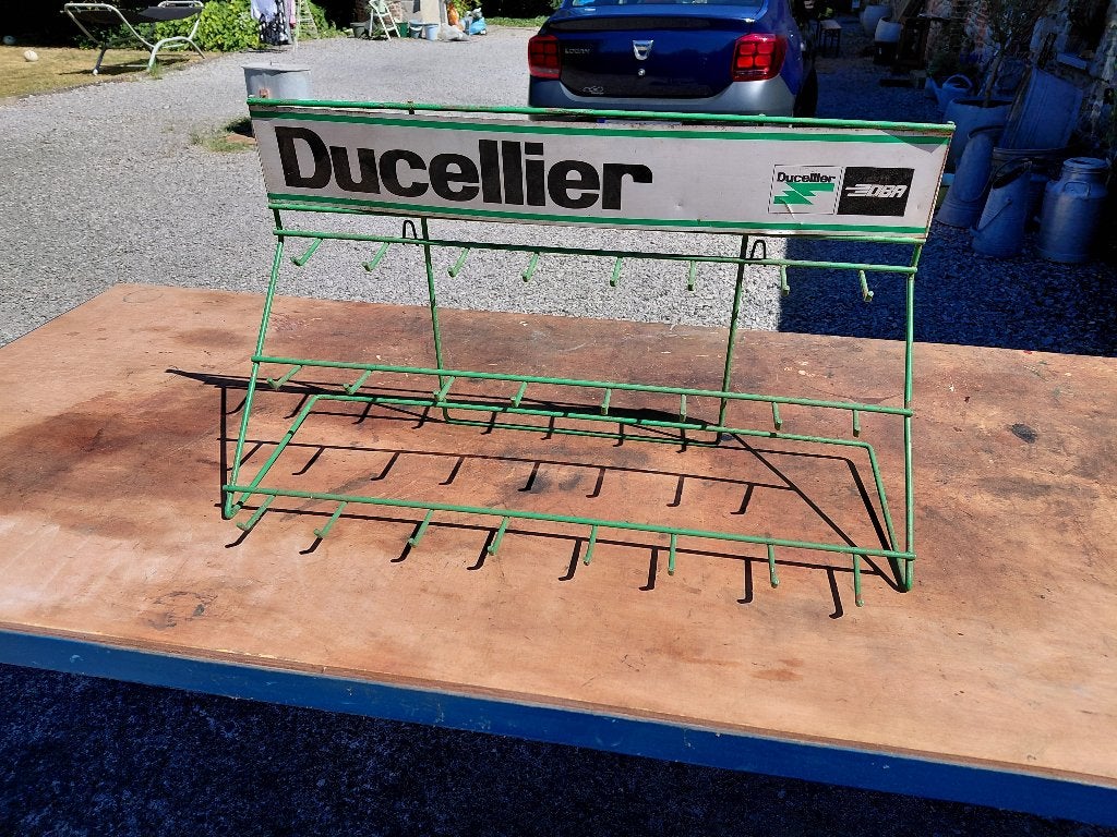 acien présentoire, Enlèvement