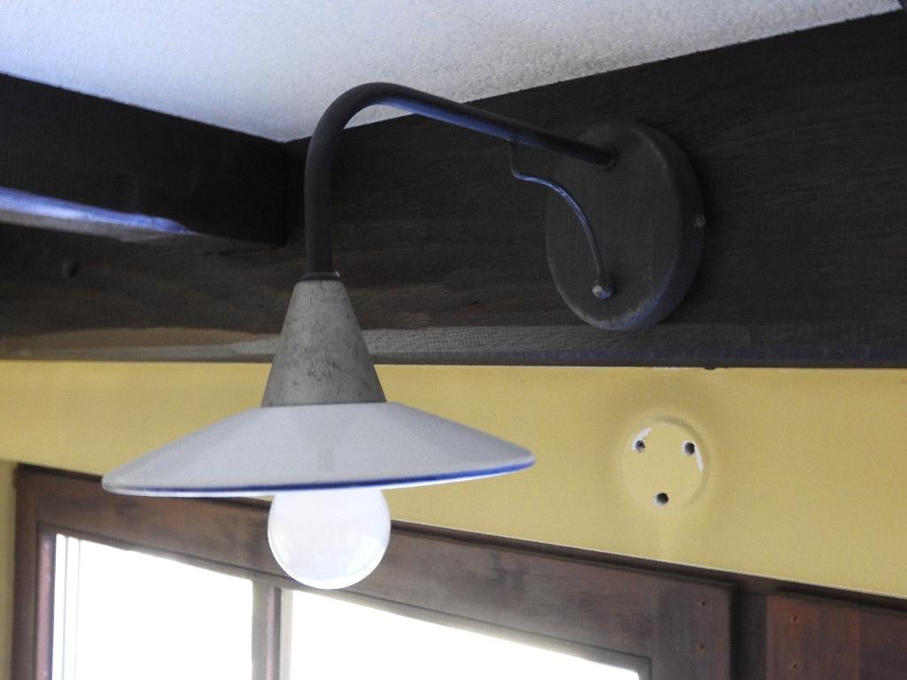 Wandlamp met porseleinen kap, Ophalen, Zo goed als nieuw, Overige materialen