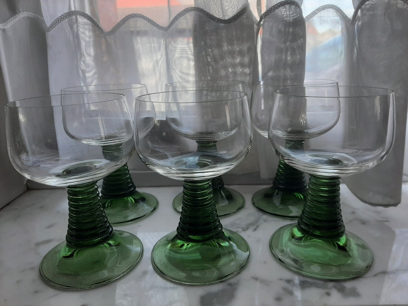 6 verres/gobelets à vin vintage — base verte — années 60/70, Enlèvement ou Envoi