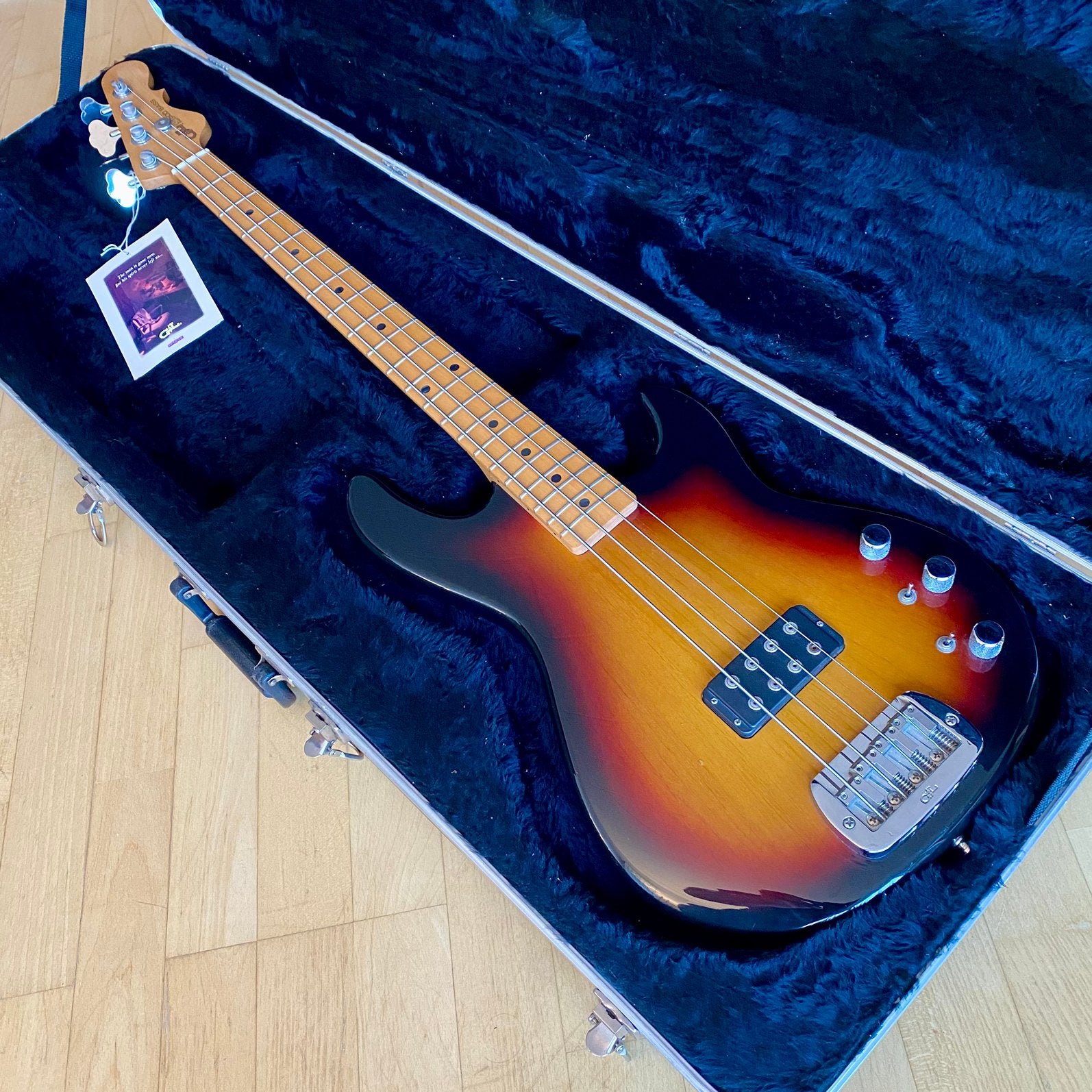 2006 G&L L-1500 USA – Sunburst / Maple – Original Case, Musique & Instruments, Enlèvement ou Envoi, Comme neuf