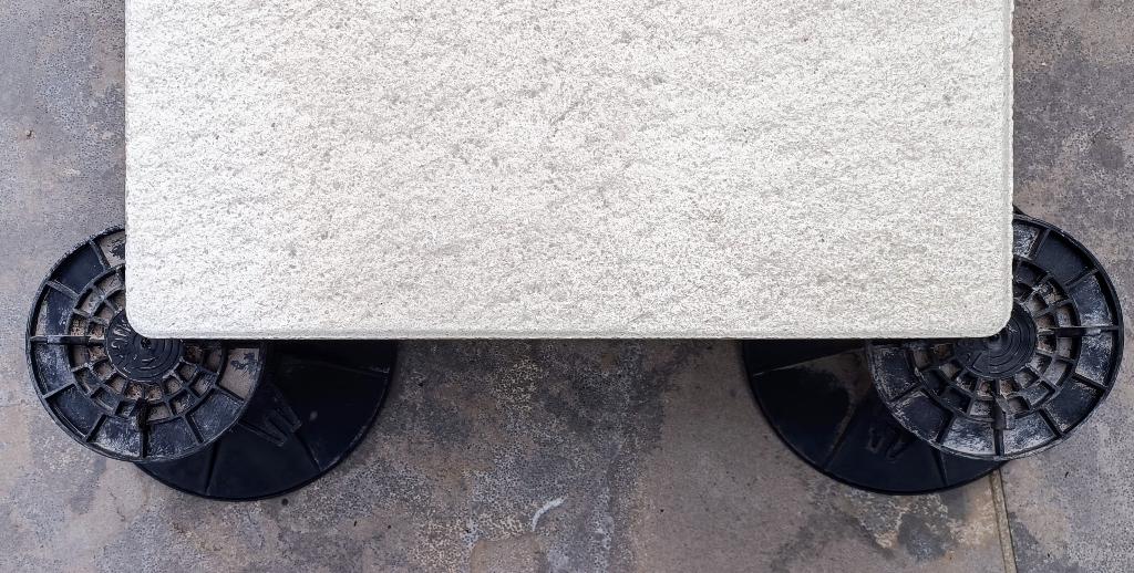 29 supports de carrelage réglables pour terrasse surélevée, Jardin & Terrasse, Enlèvement, Utilisé