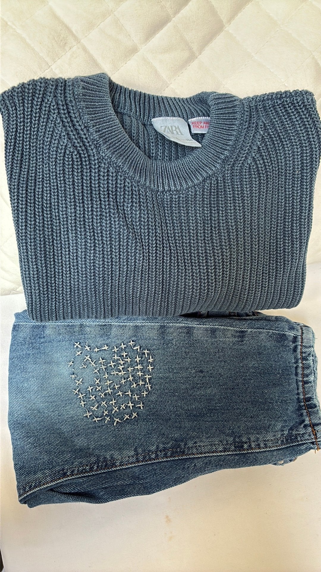 Pull et pantalon Jeans Zara pour enfant de 4 ans !, Enlèvement, Utilisé, Pantalon