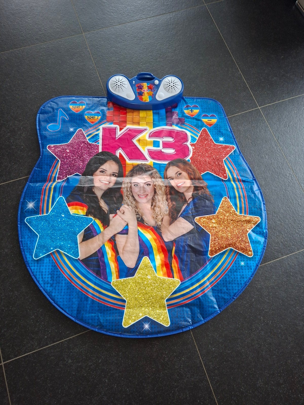 k3 dansmat, Ophalen