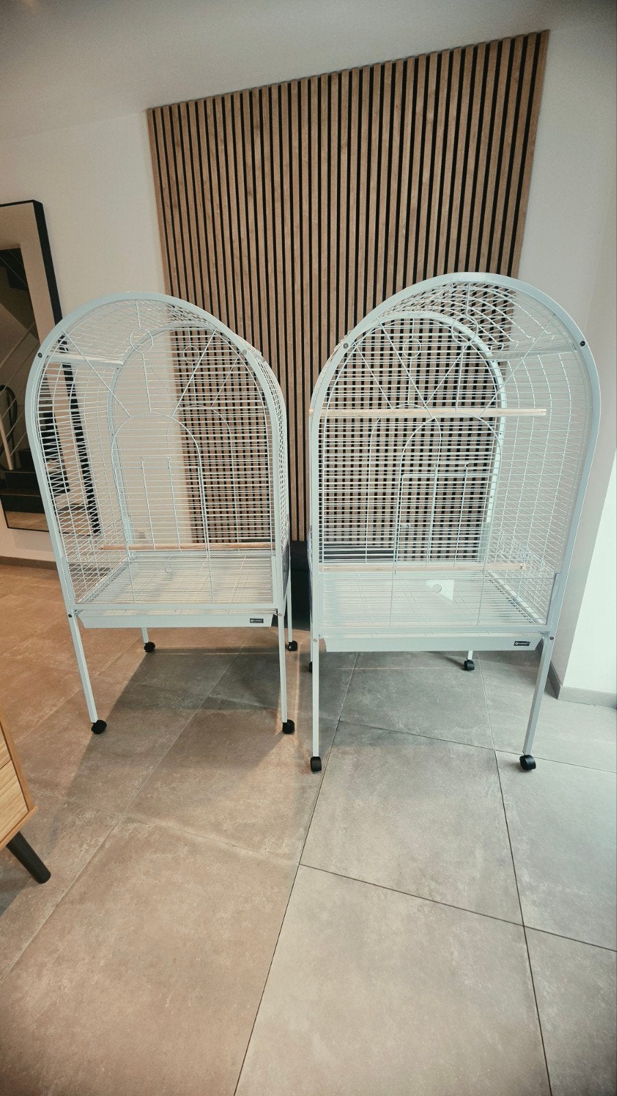 Gloednieuwe Papegaaienkooi wit 2x (stukprijs 130), Dieren en Toebehoren, Ophalen, Zo goed als nieuw, Metaal