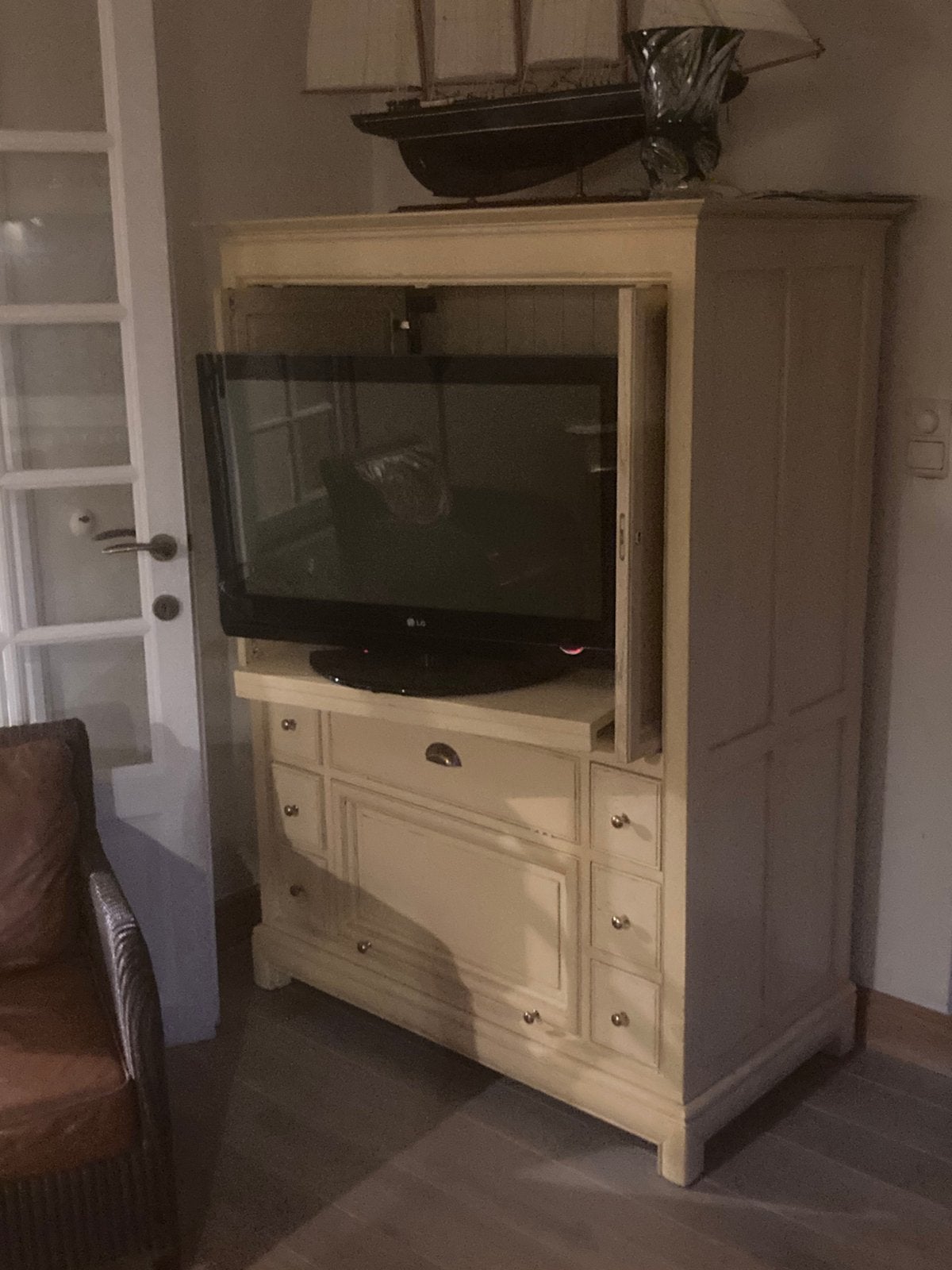 Eiken tv kast, Huis en Inrichting, Kasten | Vitrinekasten, Ophalen, Zo goed als nieuw