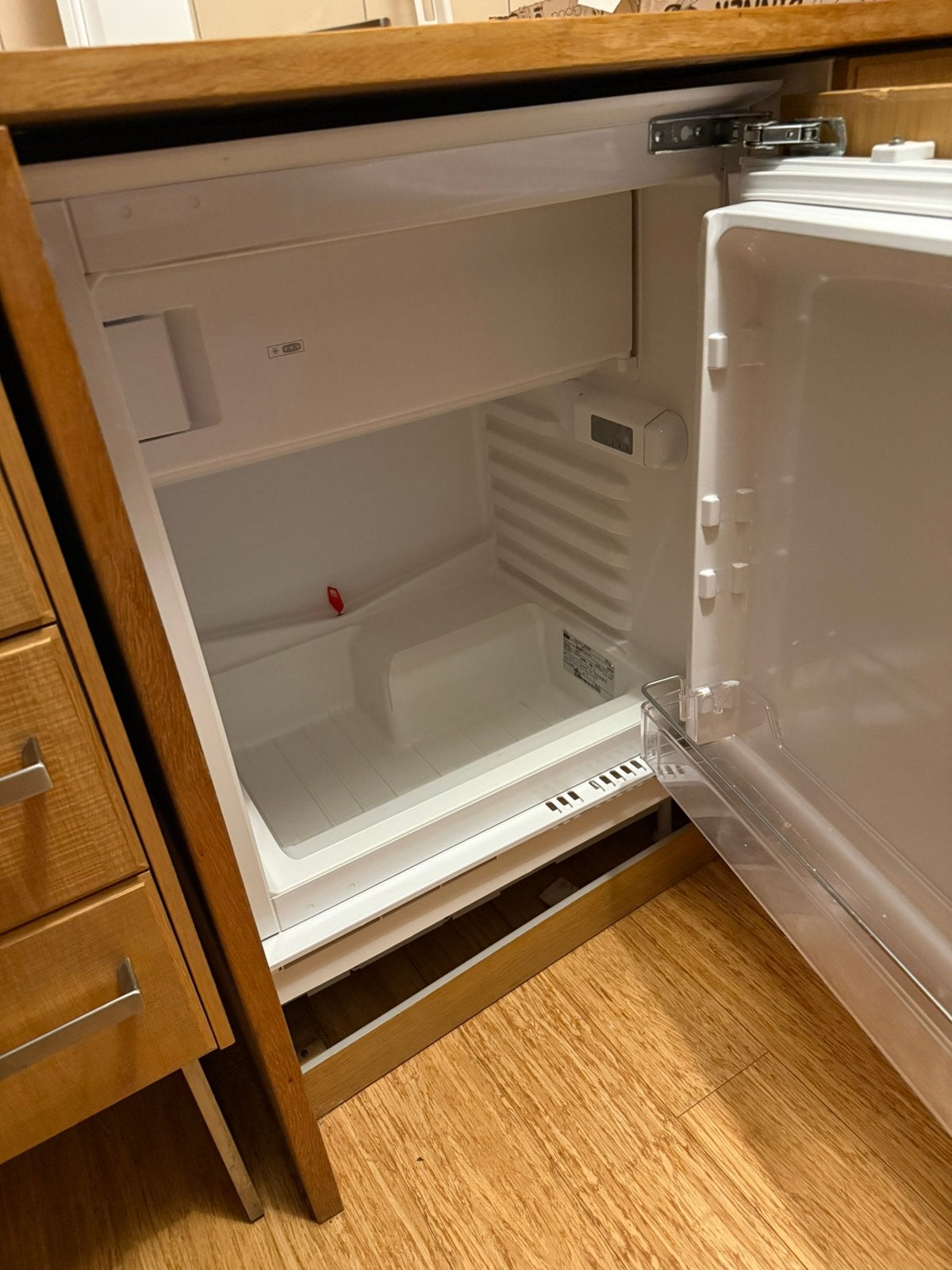 Frigo encastrable IKEA / Whirlpool - 108L (+ 18L freezer), Elektronische apparatuur, Koelkasten en IJskasten, Zo goed als nieuw