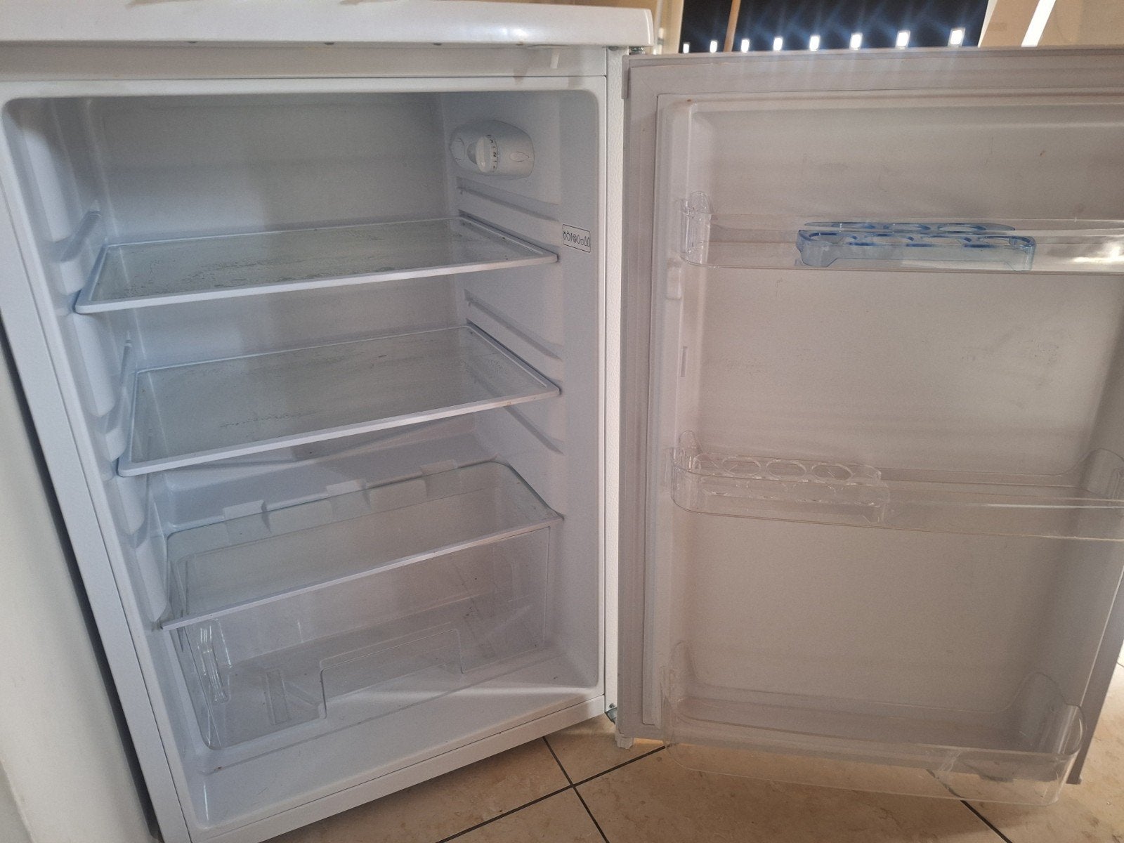 tafelmodel frigo 1 jaar oud met nog 1 jaar garantie, Ophalen, Zo goed als nieuw