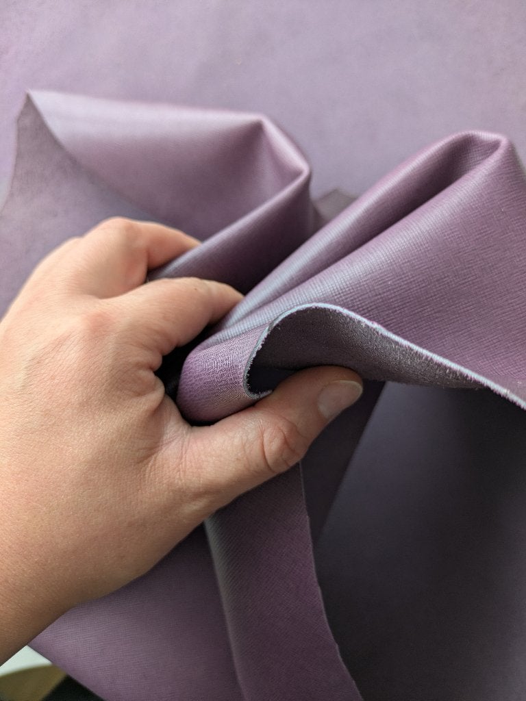 Rundleer - Paars - Flexibel met fijne textuur, Hobby & Loisirs créatifs, Comme neuf, Enlèvement, 120 cm ou plus, Violet