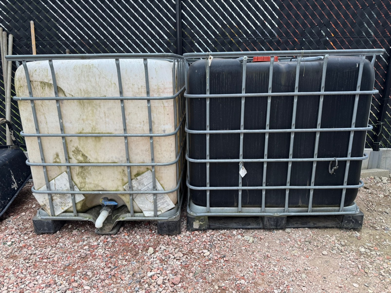 Fûts IBC, Jardin & Terrasse, 150 litres ou plus, Enlèvement, Comme neuf, Avec robinet