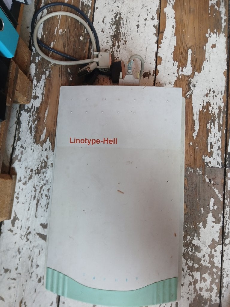 Linotype-hell scanner voor mac's in 90's, Computers en Software, Scanners, Ophalen of Verzenden, Niet werkend