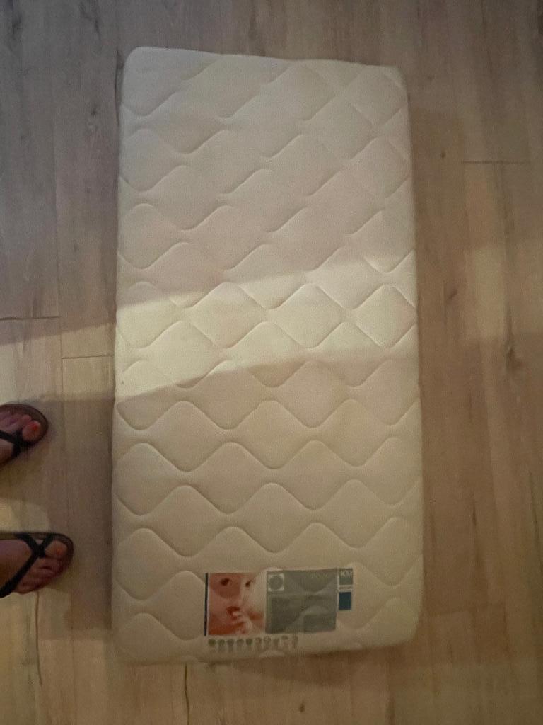Kindermatras, Ophalen, 70 cm of minder, 190 cm of minder, Zo goed als nieuw