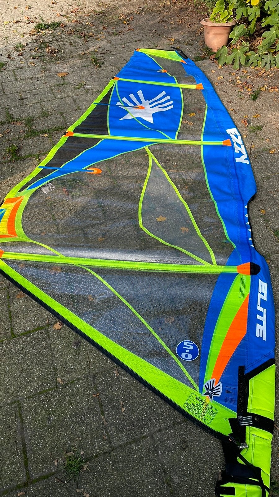 Ezzy Elite 5.0, Watersport en Boten, Windsurfen, Ophalen, Zo goed als nieuw, Zeil, 3.5 tot 5 m²