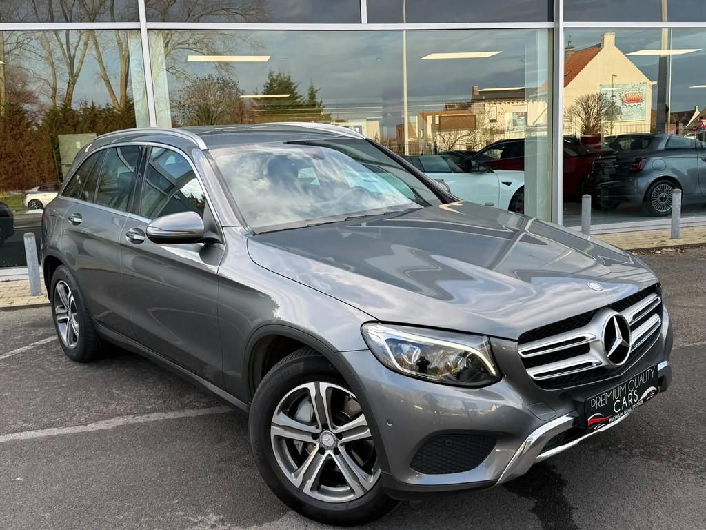 Mercedes-Benz GLC 250 4MATIC / ATTELAGE / SIÈGES CHAUFFANTS, Autos, Cuir, Achat, Entreprise, Carnet d'entretien