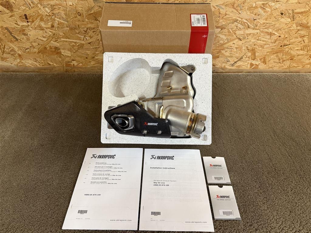 Akrapovic uitlaat 125 250 390 Duke Svartpilen Vitpilen 401, Motos, Pièces | Autre, Neuf, Envoi