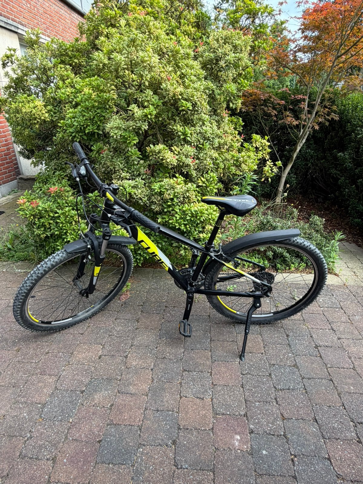 CUBE Acid 260 - 26” black & yellow, Vélos & Vélomoteurs, 24 pouces ou plus, V-brakes, Aluminium, Comme neuf