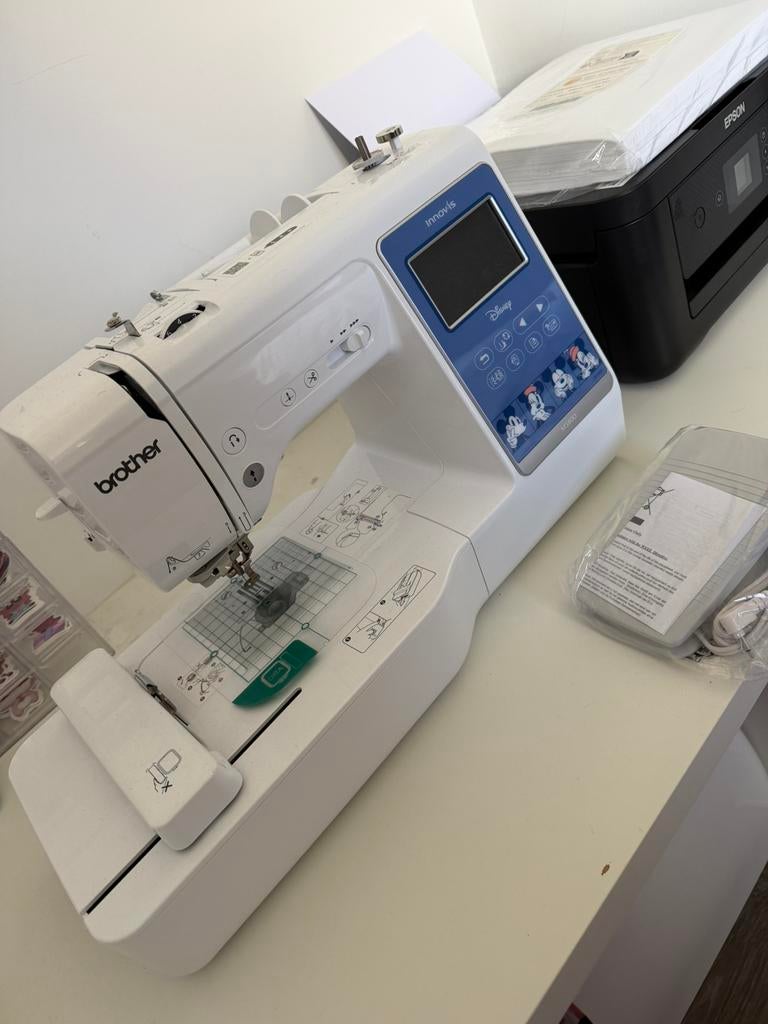 Brother Innov-is M380D, Hobby en Vrije tijd, Ophalen, Zo goed als nieuw, Naaimachine, Brother