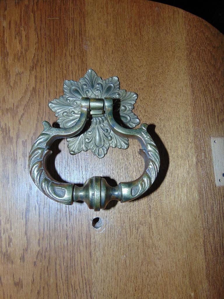Brocante bewerkte deurklopper in brons, Antiek en Kunst, Ophalen of Verzenden