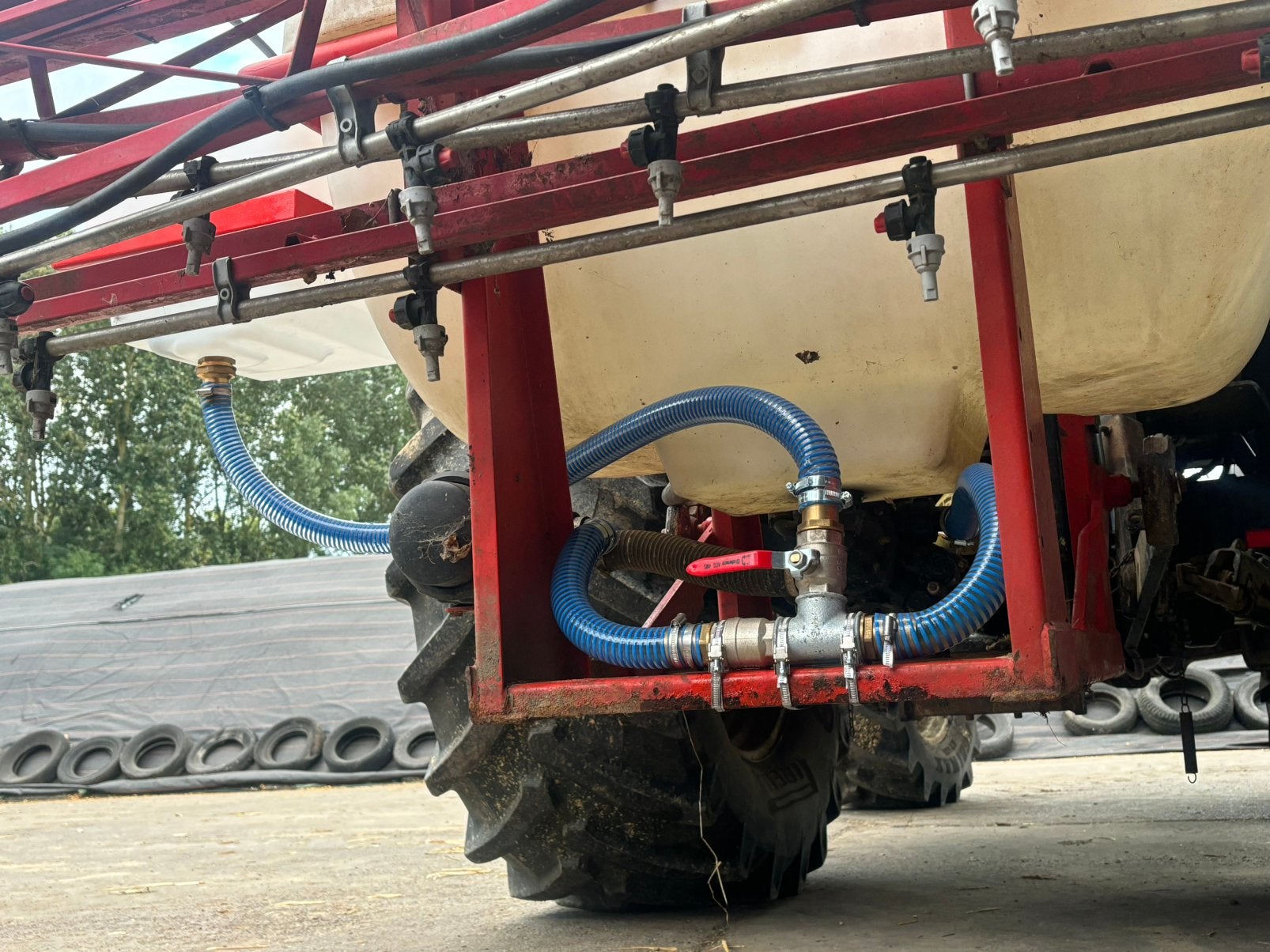 Kuhn veldspuit, Zakelijke goederen, Ophalen, Akkerbouw, Gewasbescherming en Bemesting
